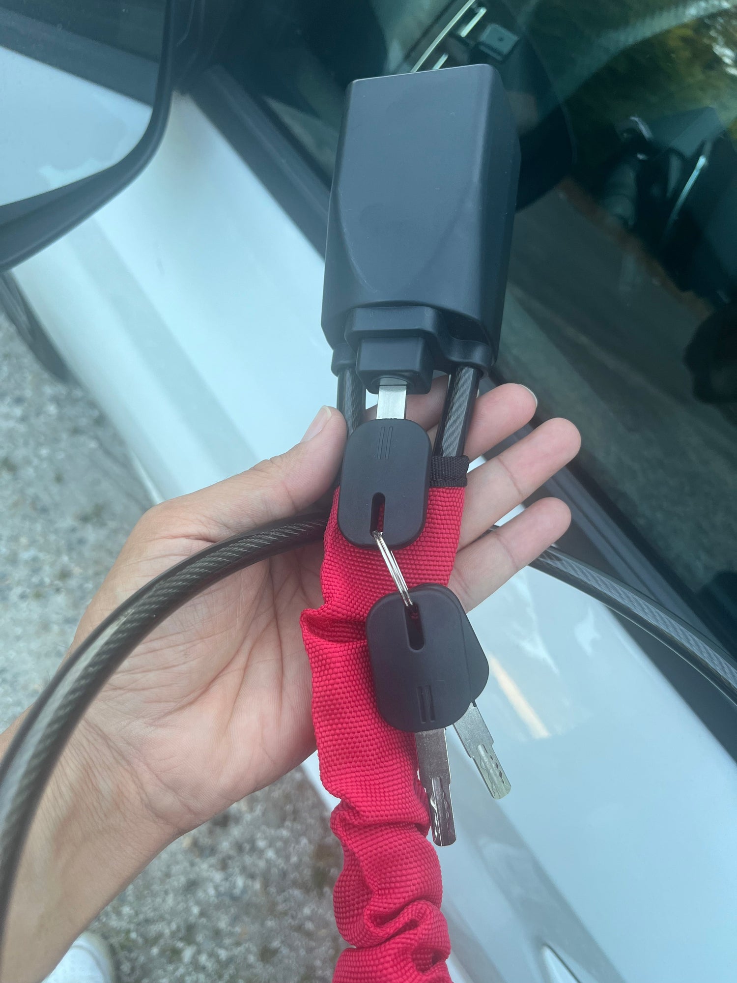 SteerLock X 2.0 rouge avec ses 3 cl�s de s�curit� - antivol de volant